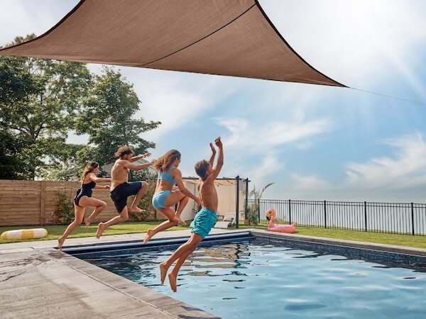 Coolaroo schaduwdoeken voor tuin, terras en balkon in Nederland en Vlaanderen